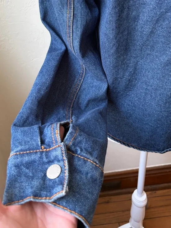 Velvet Heart Denim Cropped Jacket Dark Wash Button Front Shirt Jacket Size L - Picture 7 of 12